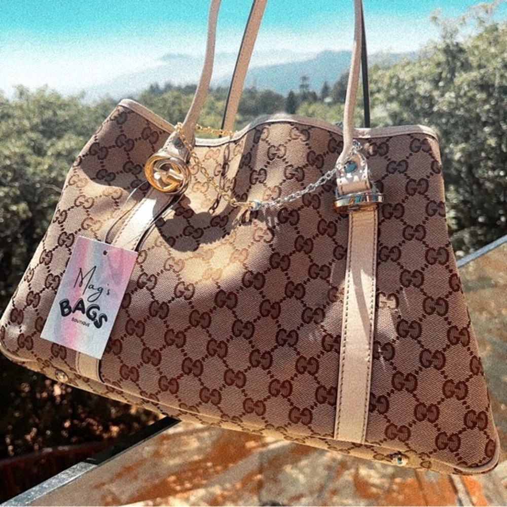 Gucci: Twins GG Monogram Canvas Gold/Silver Tote Bag - Picture 2 of 16